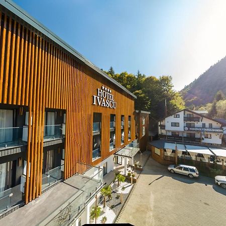 Hotel Ivascu Majszin Kültér fotó