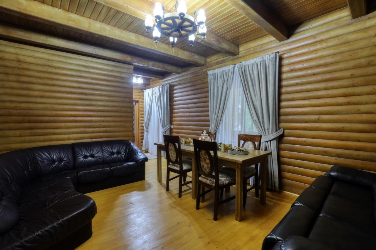 Hotel Ivascu Majszin Kültér fotó