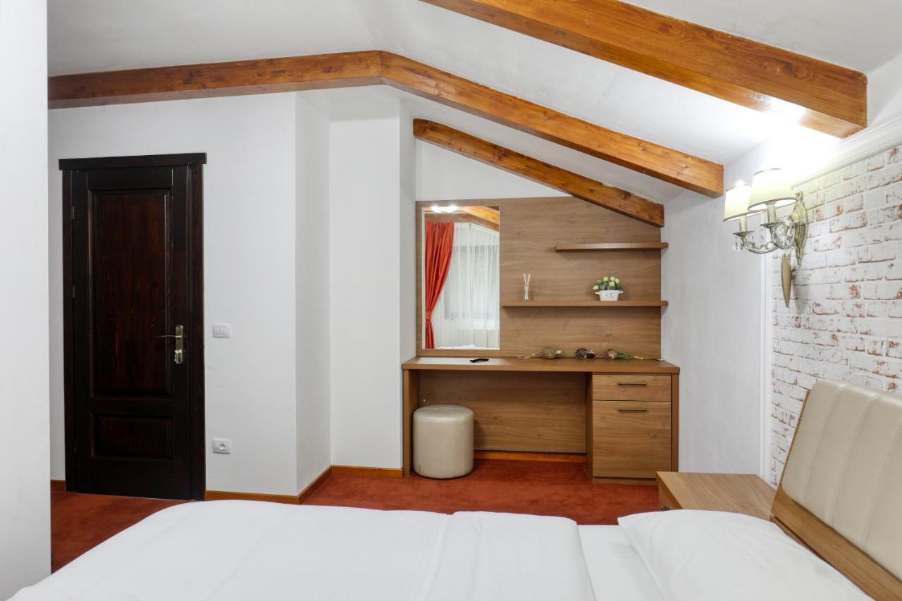 Hotel Ivascu Majszin Kültér fotó