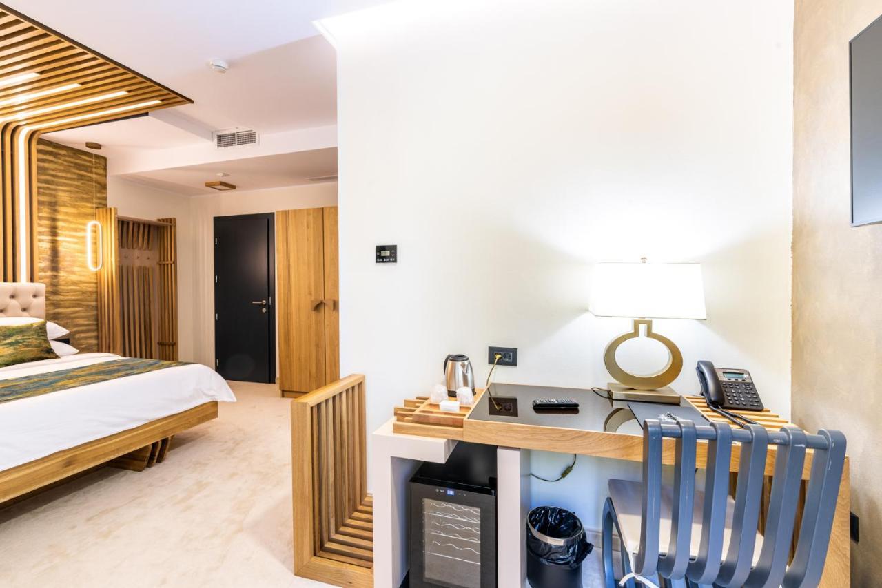 Hotel Ivascu Majszin Kültér fotó