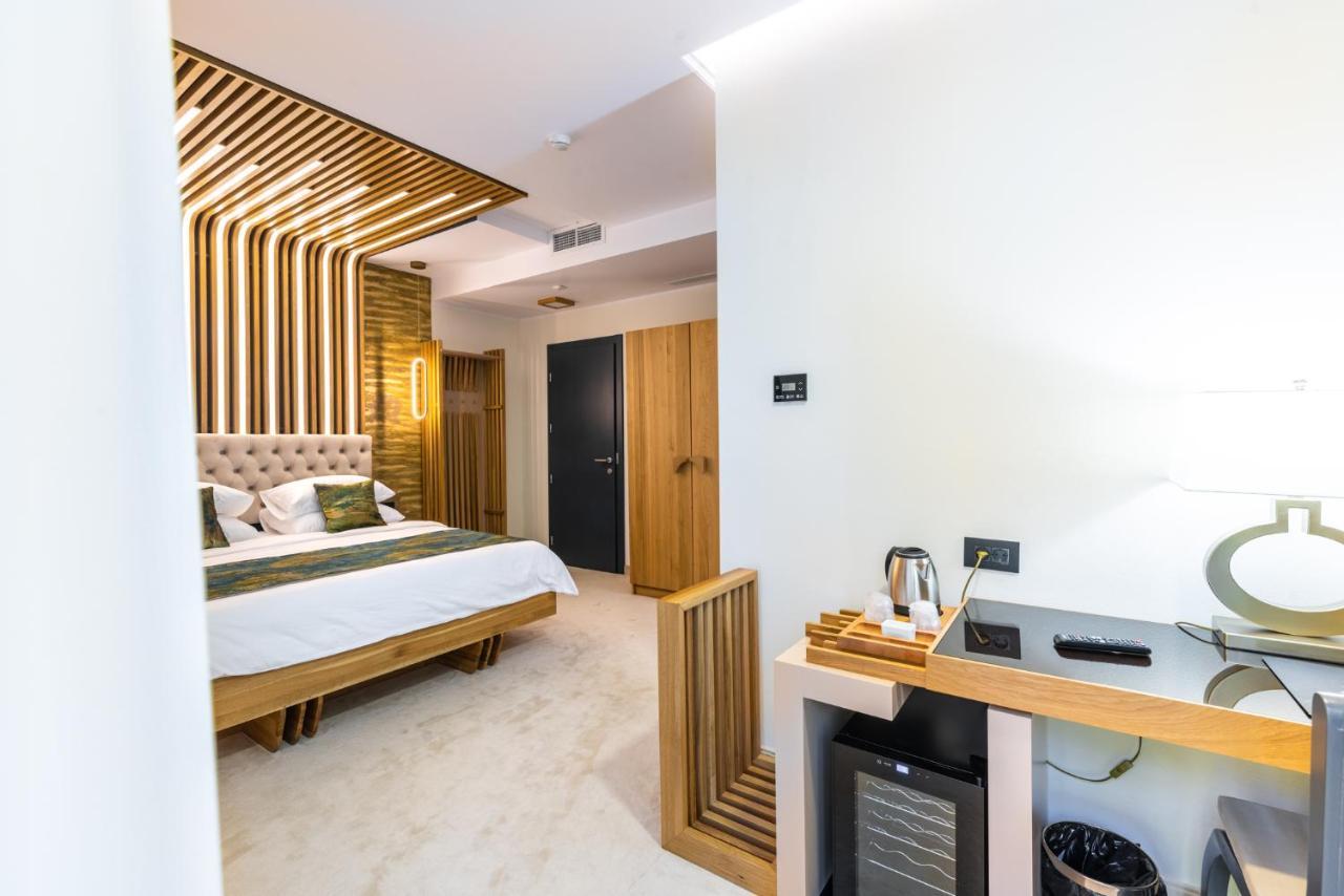 Hotel Ivascu Majszin Kültér fotó