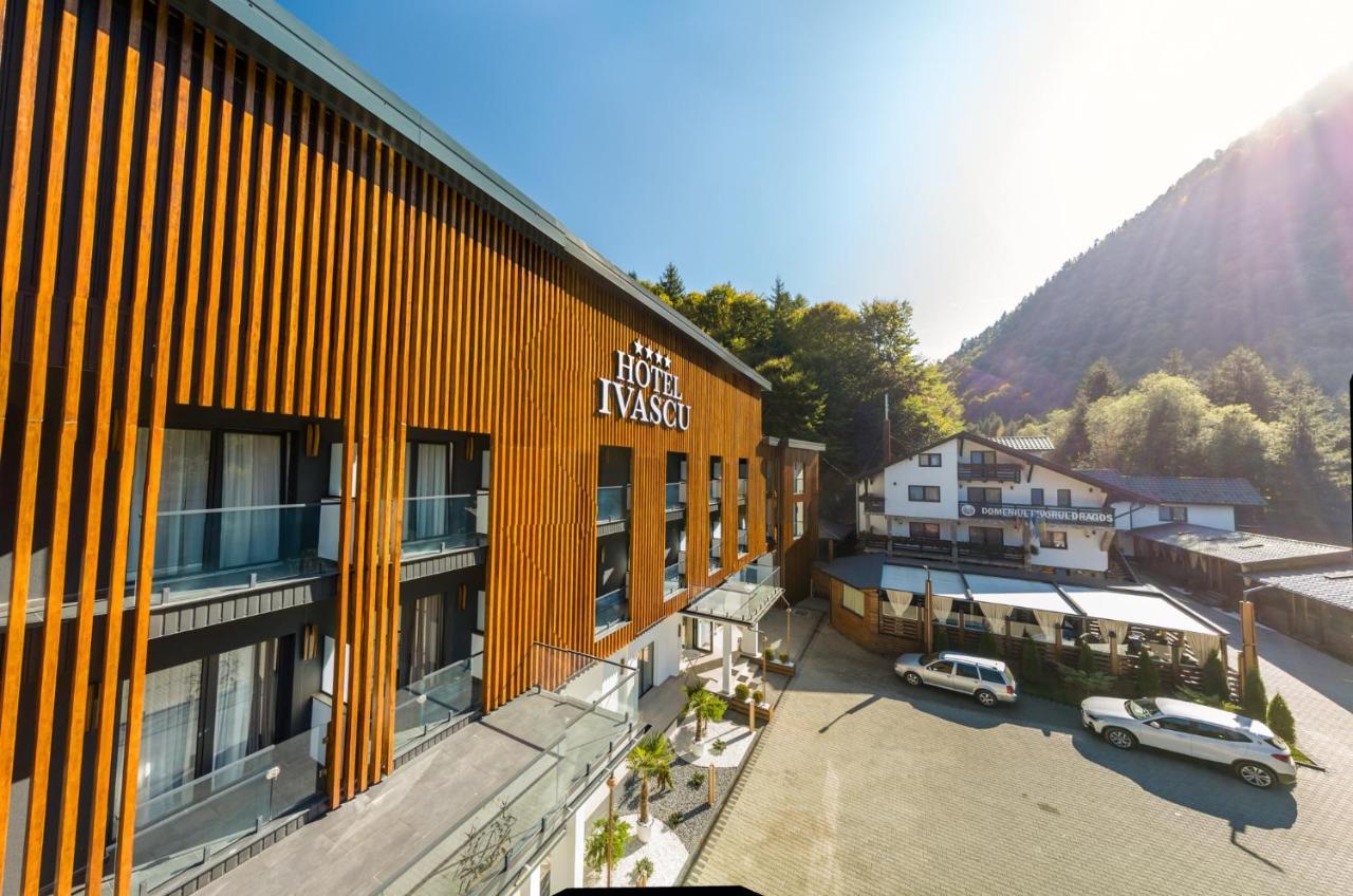 Hotel Ivascu Majszin Kültér fotó