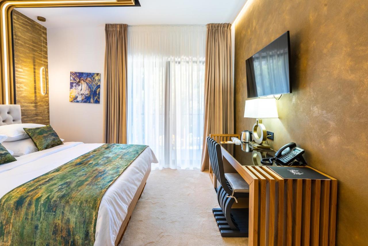 Hotel Ivascu Majszin Kültér fotó
