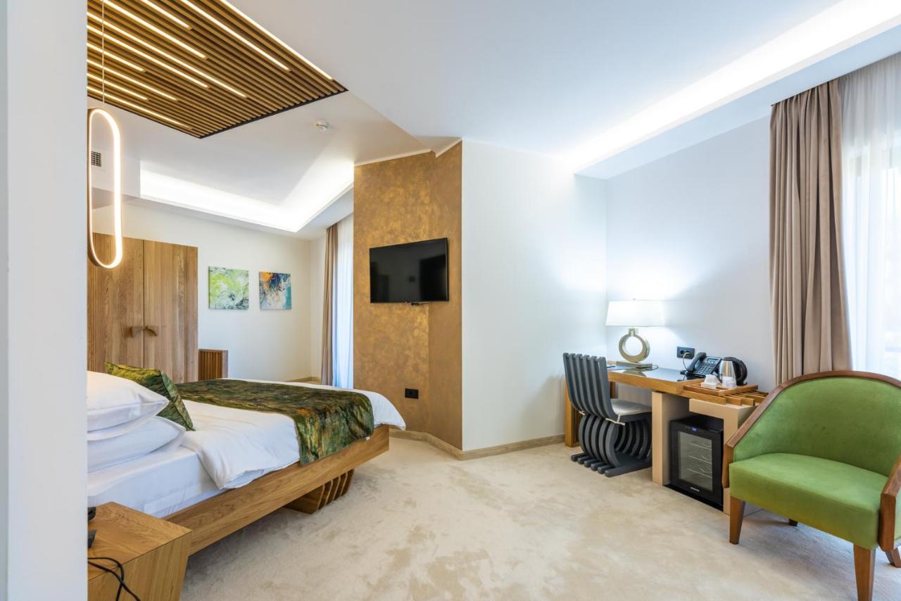 Hotel Ivascu Majszin Kültér fotó