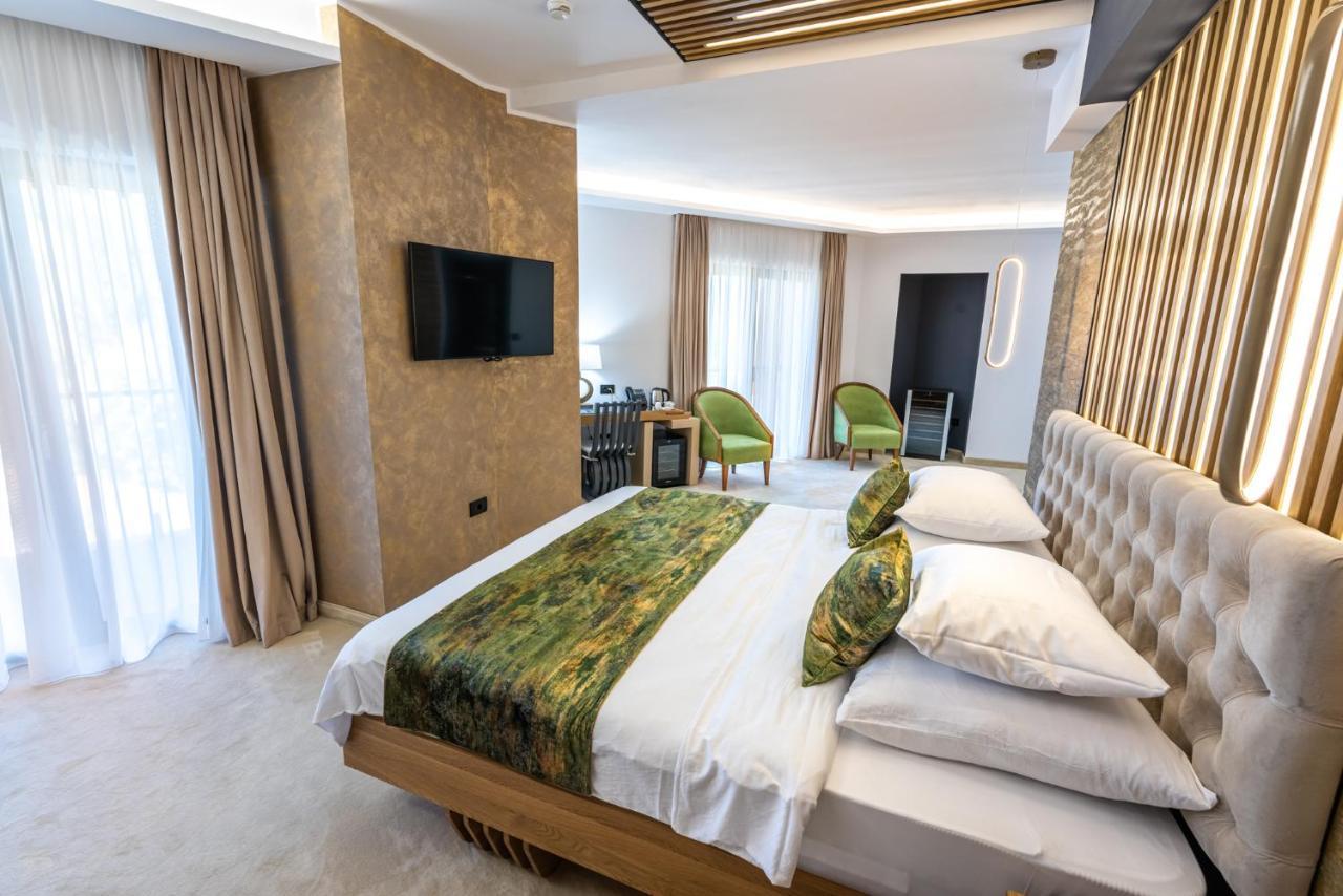 Hotel Ivascu Majszin Kültér fotó
