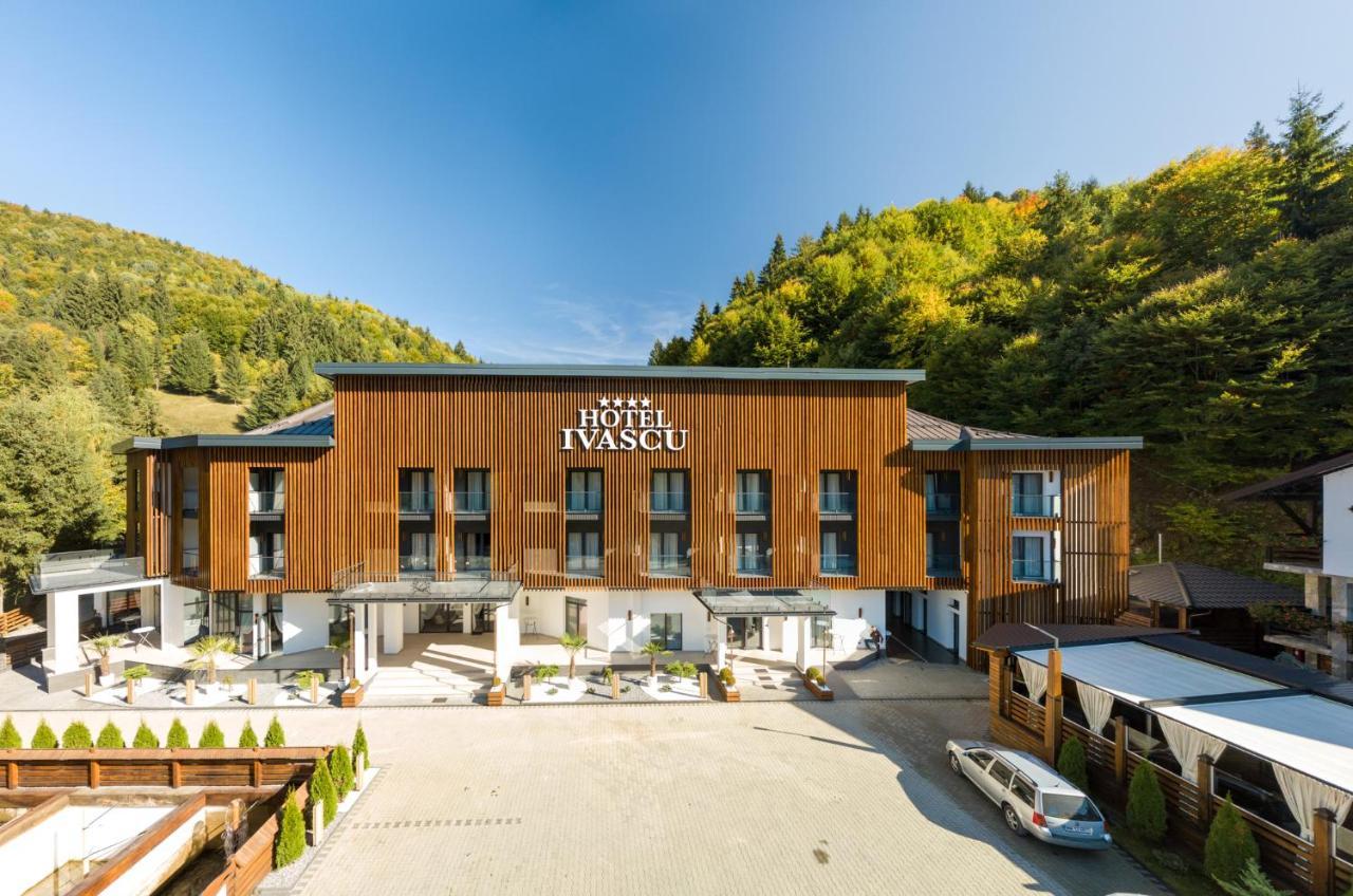 Hotel Ivascu Majszin Kültér fotó