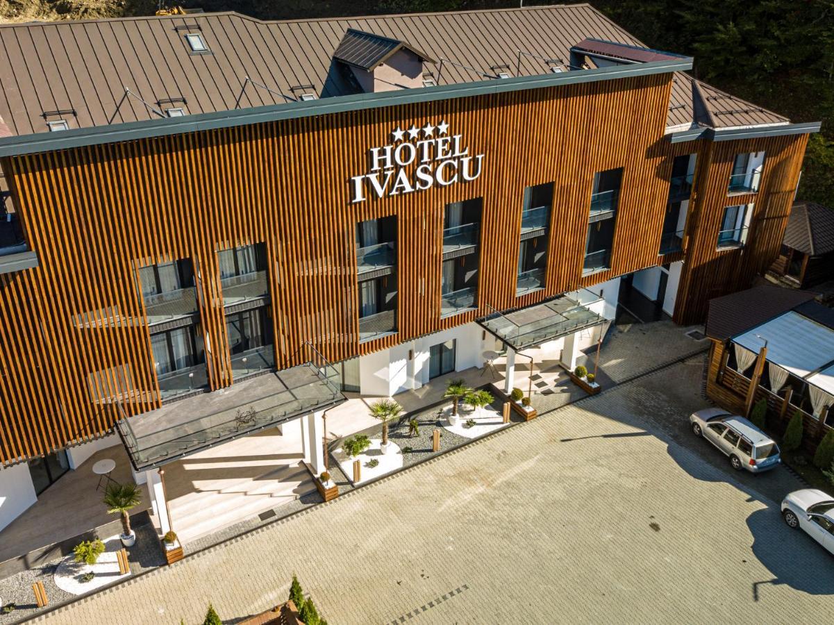 Hotel Ivascu Majszin Kültér fotó