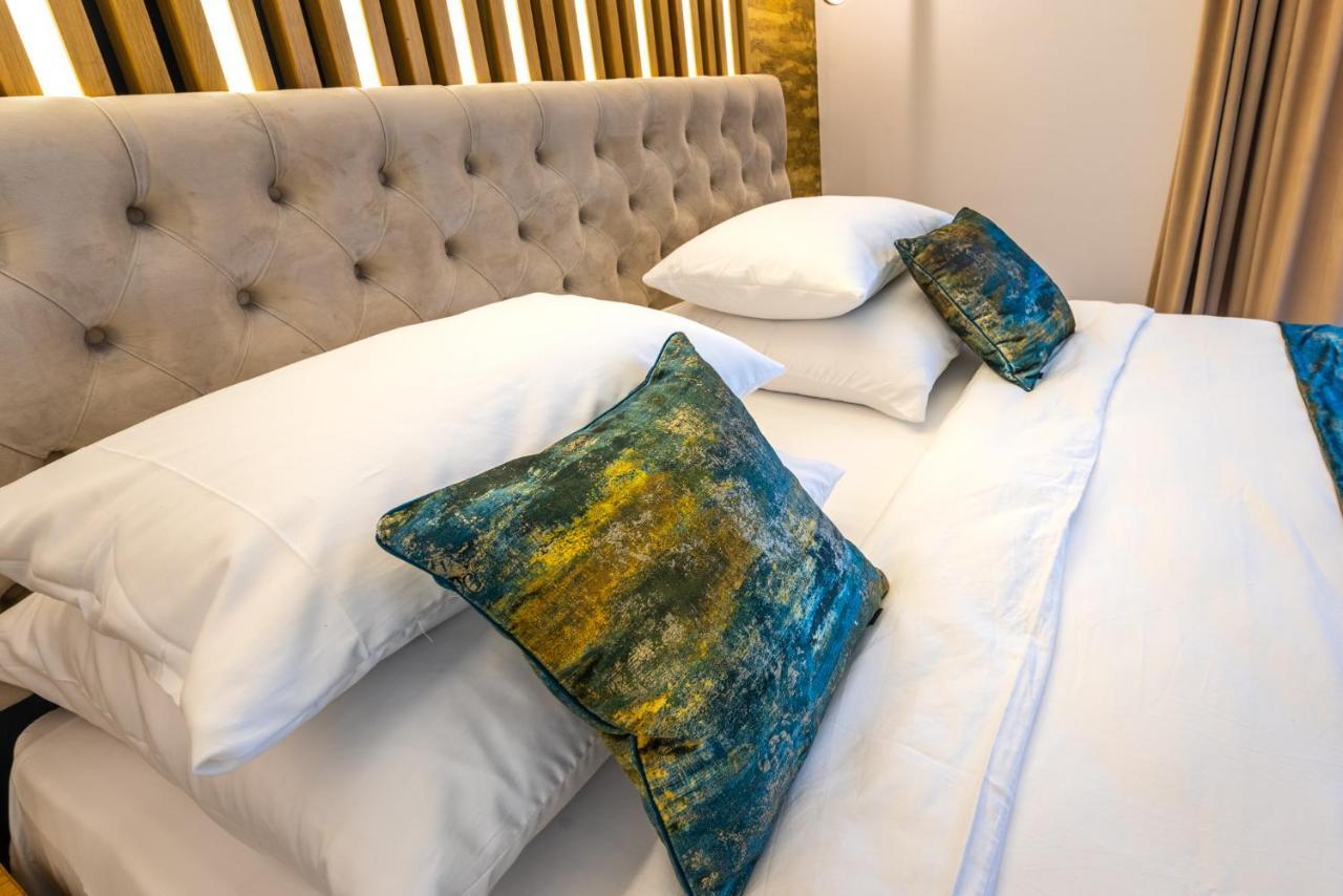 Hotel Ivascu Majszin Kültér fotó