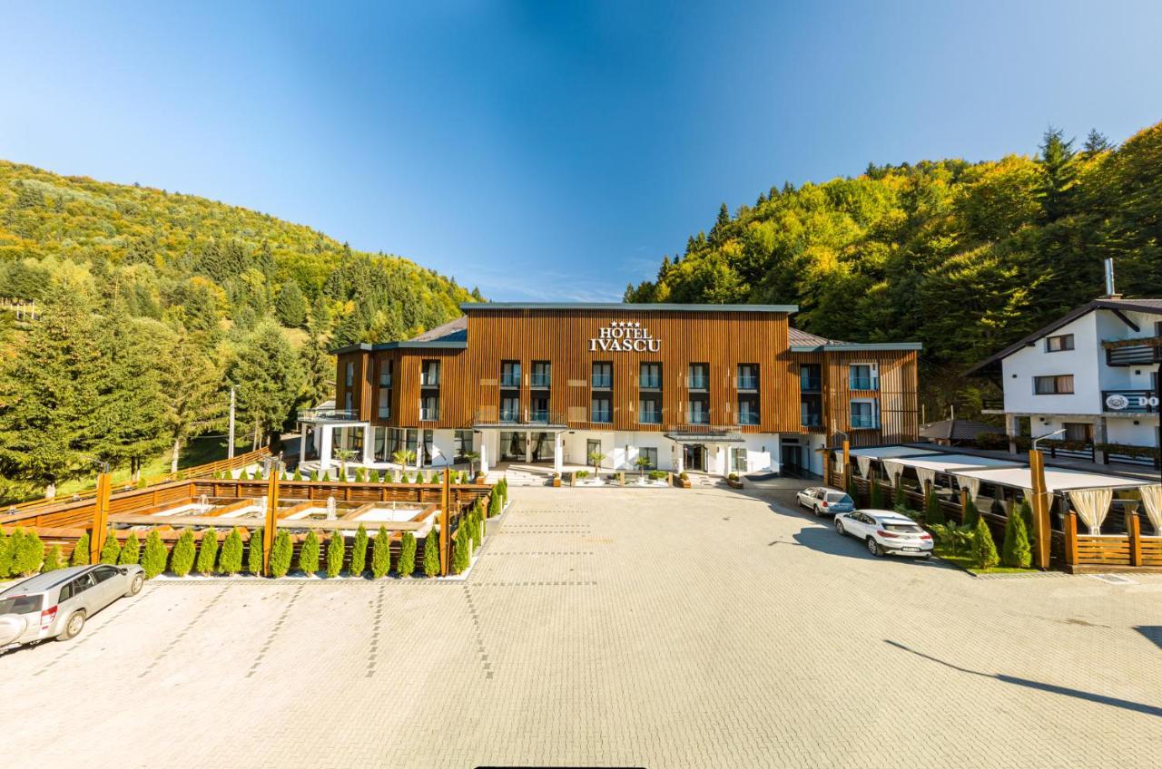 Hotel Ivascu Majszin Kültér fotó