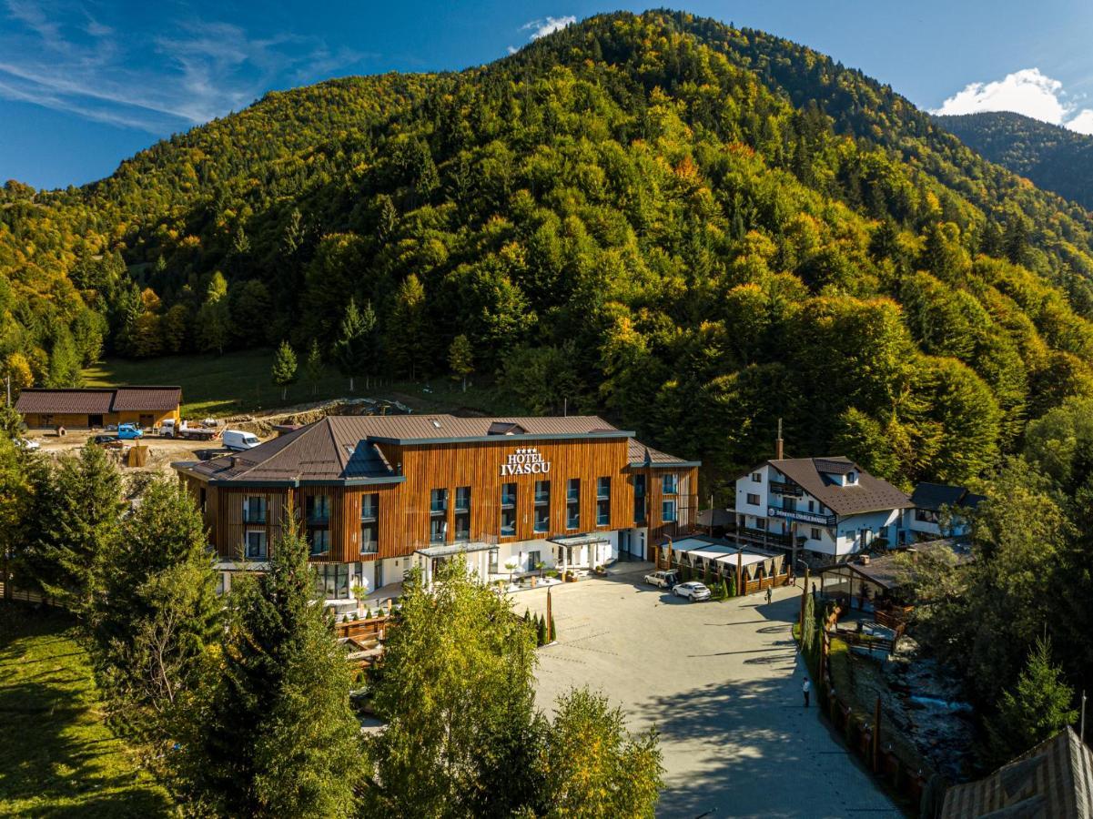 Hotel Ivascu Majszin Kültér fotó
