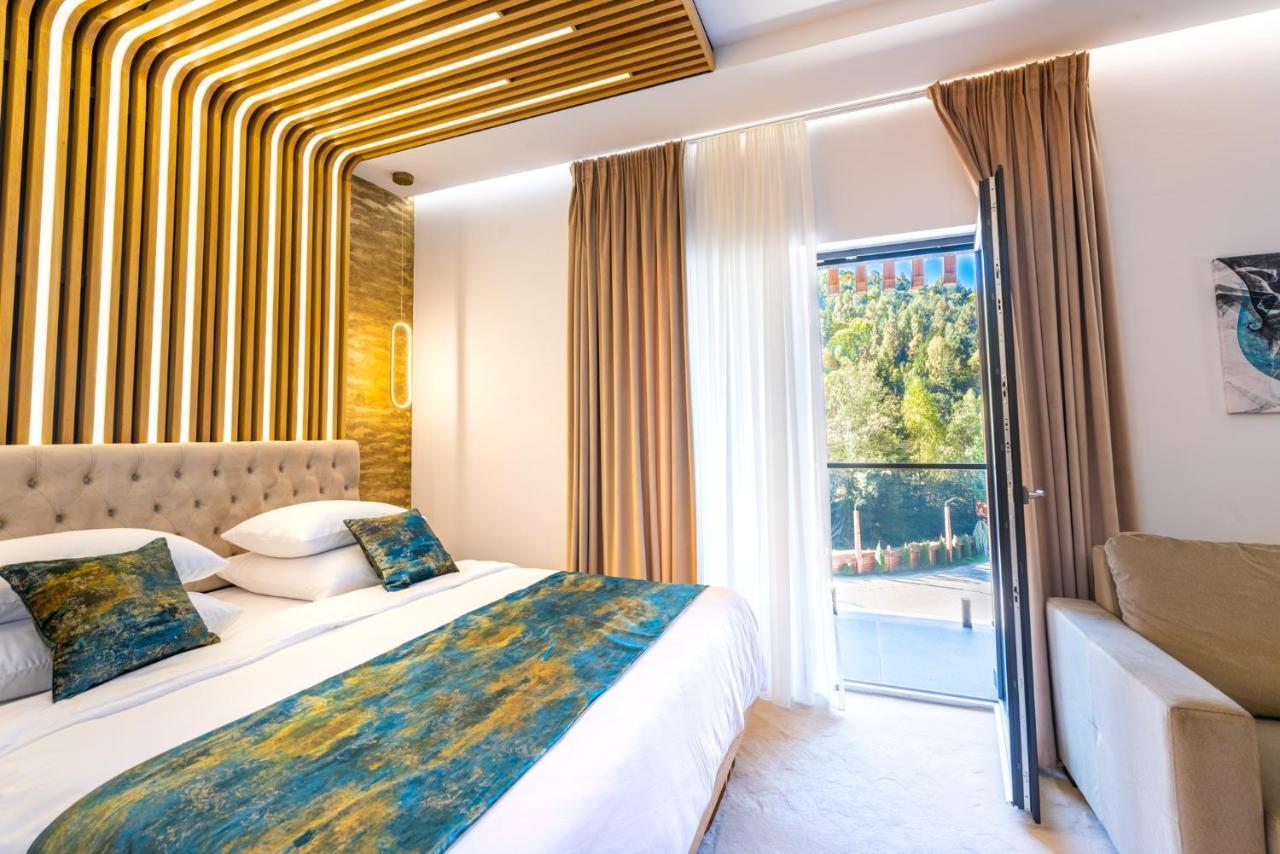 Hotel Ivascu Majszin Kültér fotó