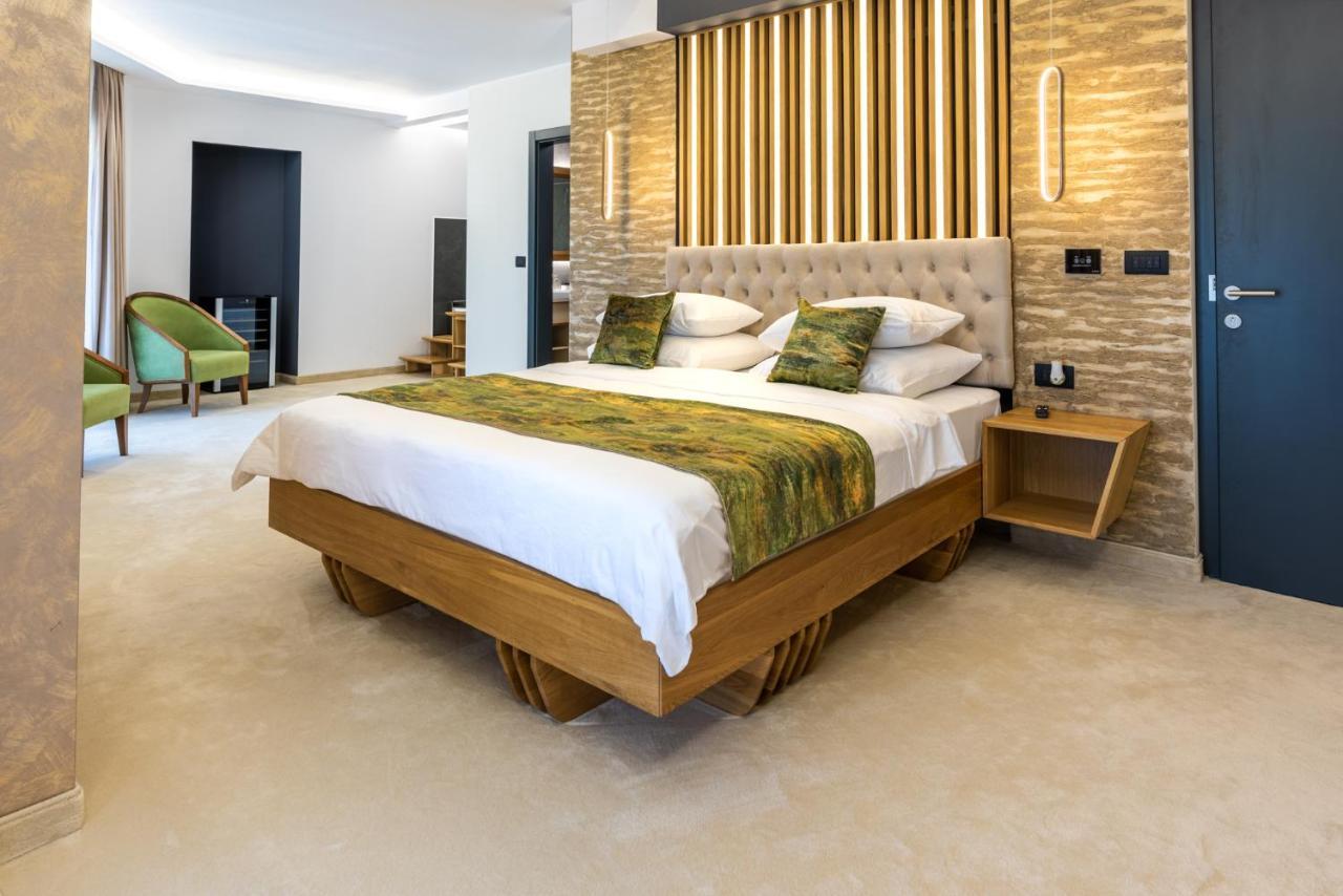 Hotel Ivascu Majszin Kültér fotó