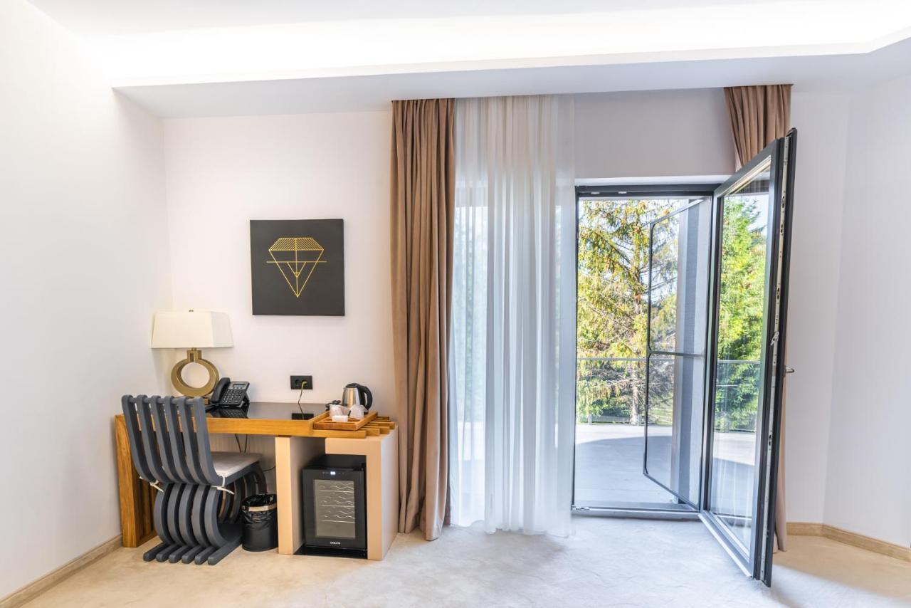 Hotel Ivascu Majszin Kültér fotó