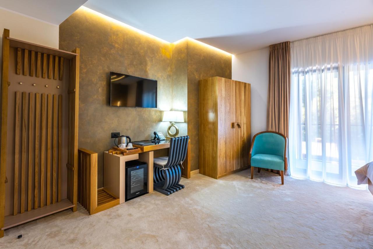 Hotel Ivascu Majszin Kültér fotó