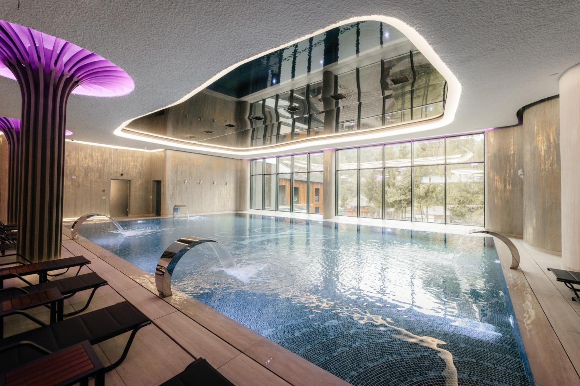 Hotel Ivascu Majszin Kültér fotó