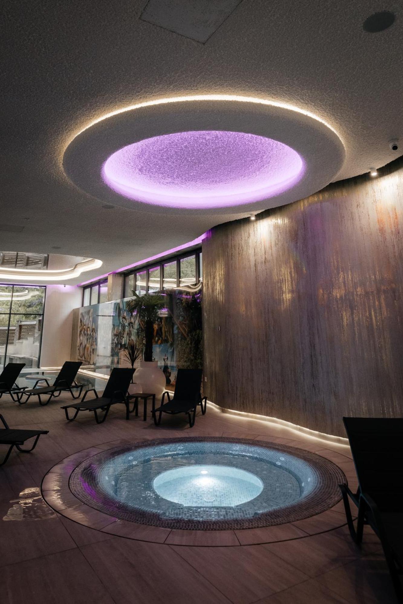 Hotel Ivascu Majszin Kültér fotó